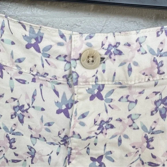 Jachs Girlfriend White Floral Shorts - Picture 3 of 10